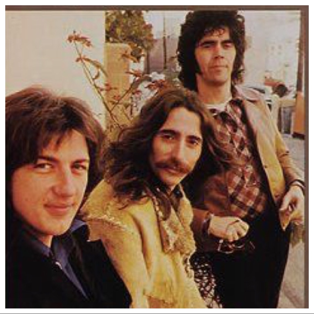 Well I've never been to Spain
But I kinda like